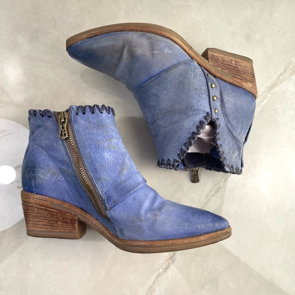 A.S. 98 Boots size 37 Distressed Blue Ankle Boots Low Heel Cowboy Ankle